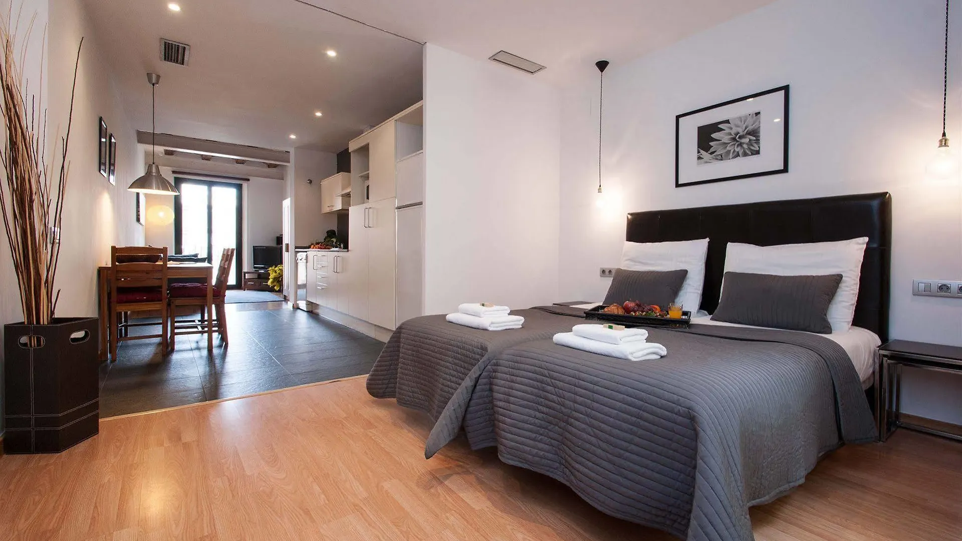 Short Stay Group Liceu Serviced Apartments Barcelona