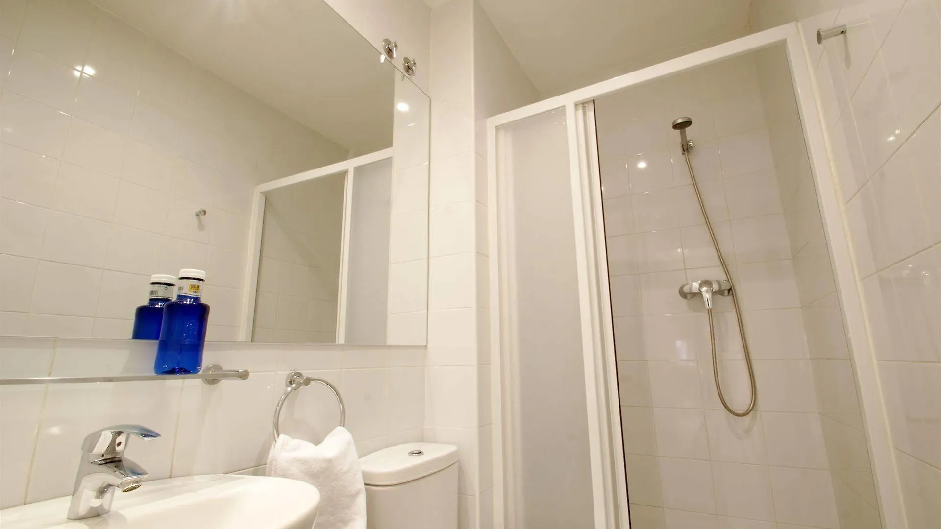 Short Stay Group Liceu Serviced Apartments Barcelona 0*,  Španělsko